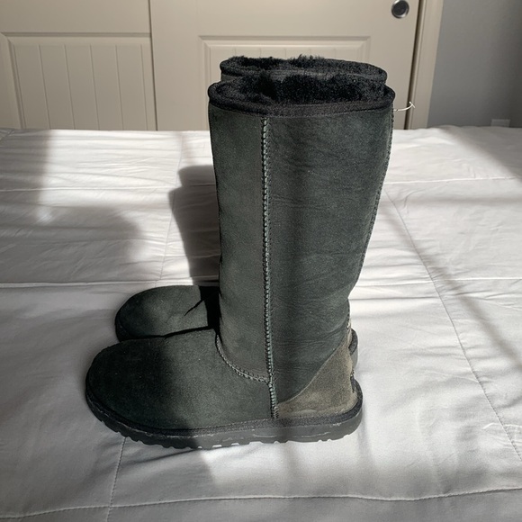 High black size 7 UGGS boots great condition - Picture 2 of 4
